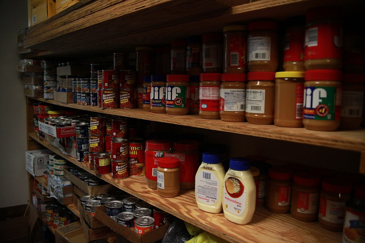 Alimentos no perecederos enlatados