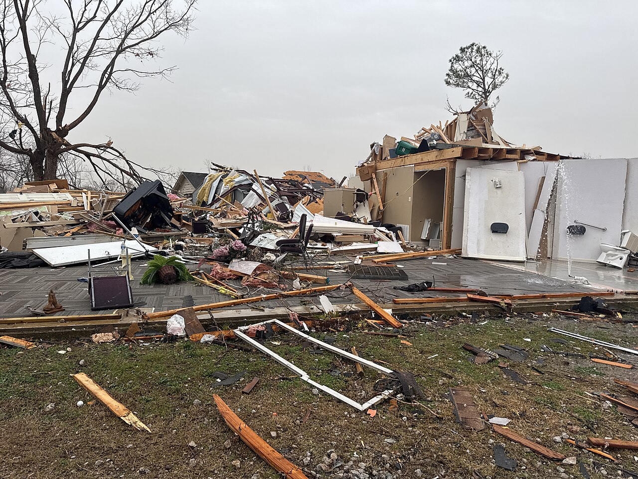 Vivienda destruida por un tornado EF3 en Arkansas