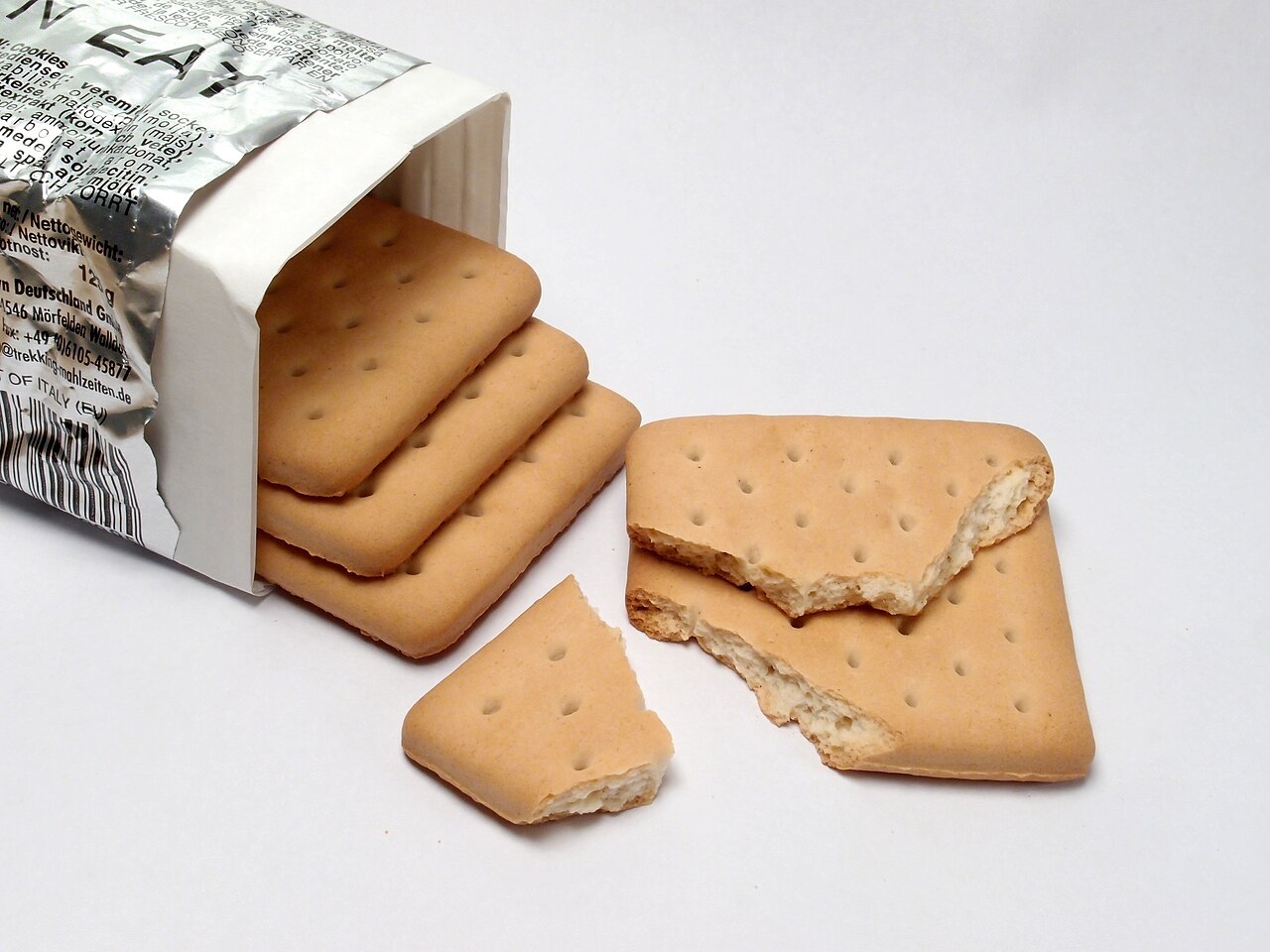 Galletas de pan duro hardtack y su envoltorio